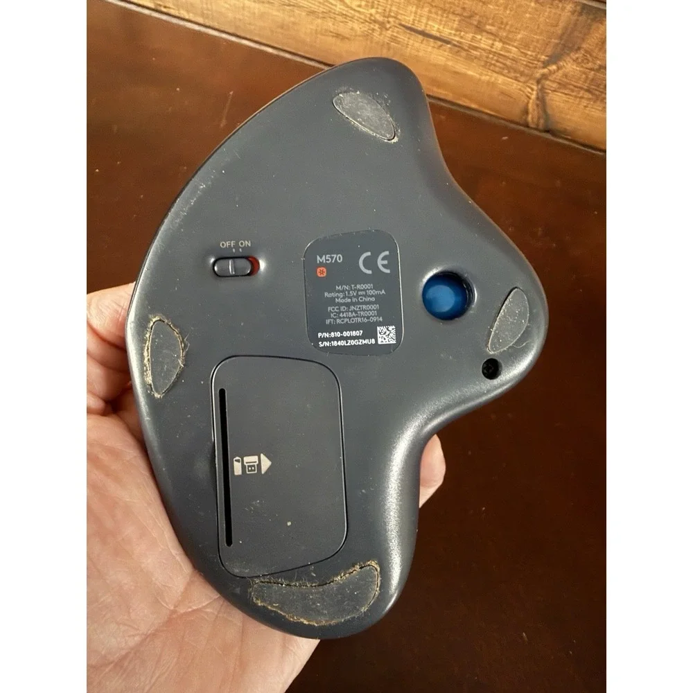 Logitech M570 Wireless Trackball Mouse w/USB Receiver Working